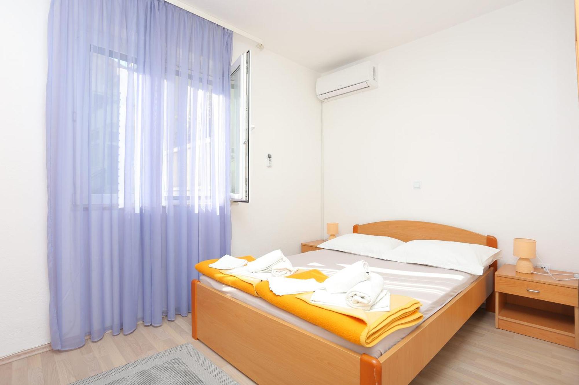 Double Room Tucepi 5263D Bagian luar foto